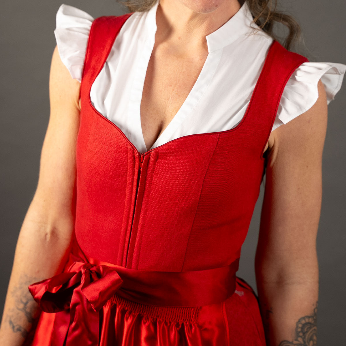 Elli & Juliette 2-in-1 Dirndl Fiona Soraya Rot mit abnehmbarem Flügelarm 70 cm