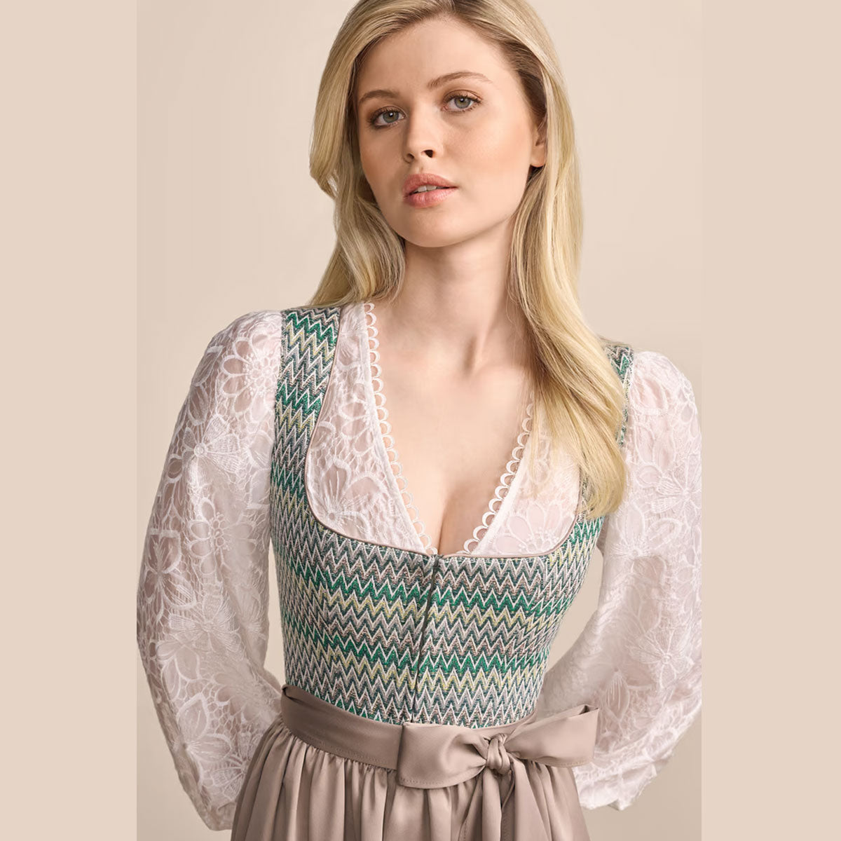 Krüger Dirndl Neah Grün mit Reißverschluss 70cm - Datschi Trachten