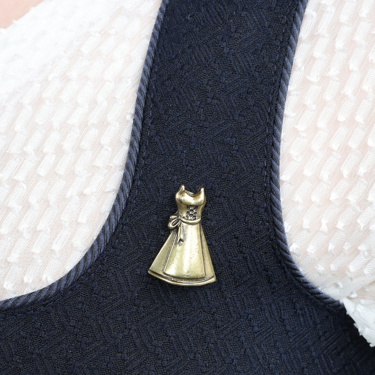 MarJo Anstecker Dirndl Altgold