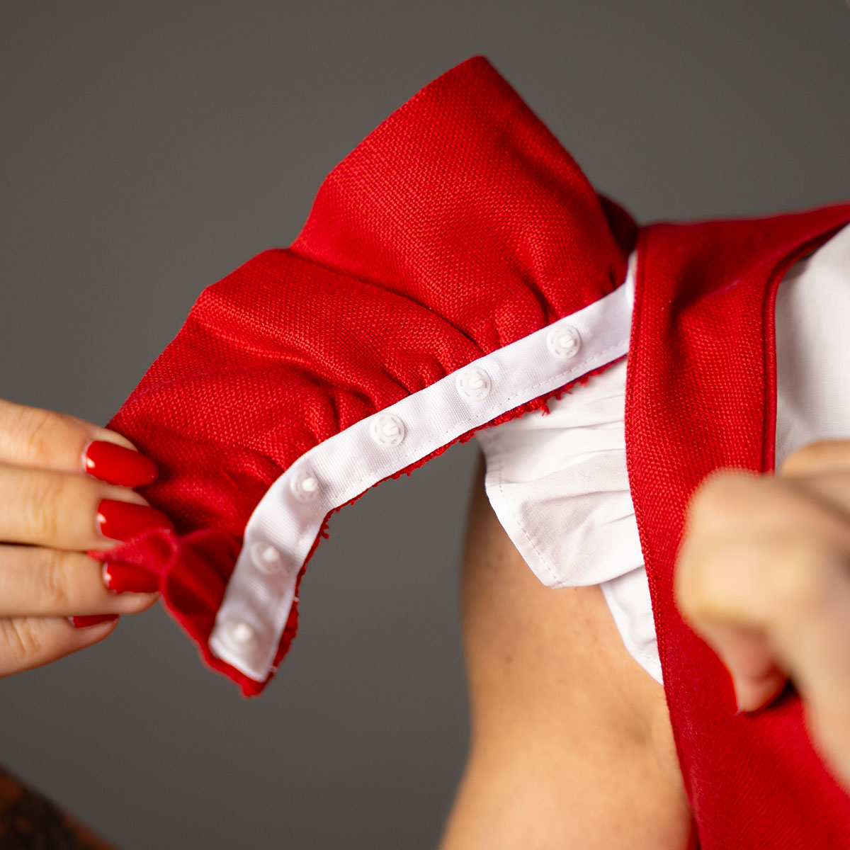 Elli & Juliette 2-in-1 Dirndl Fiona Soraya Rot mit abnehmbarem Flügelarm 70 cm