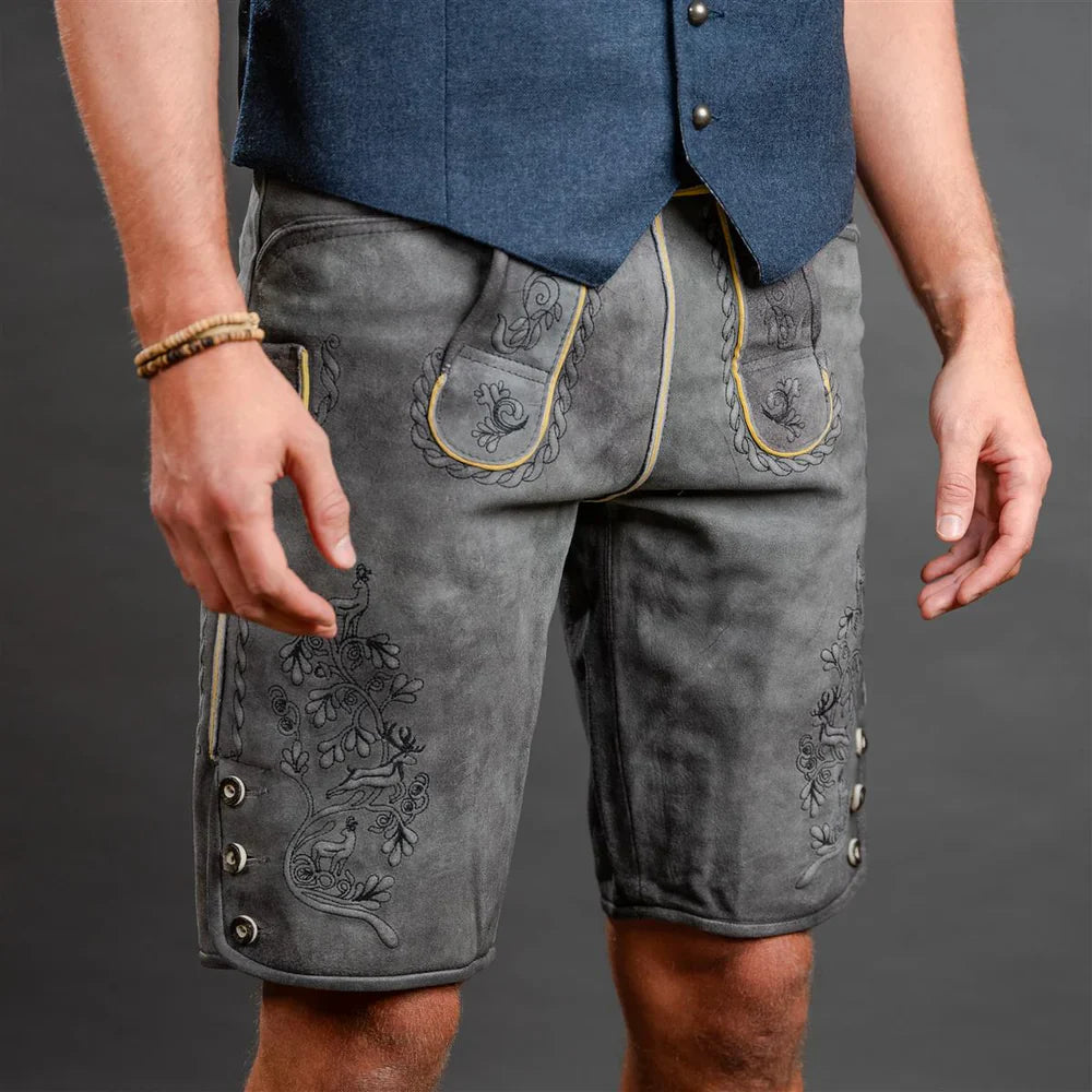 Moderne graue Lederhose fuer Herren von Datschi Trachten mit traditionellen Stickereien