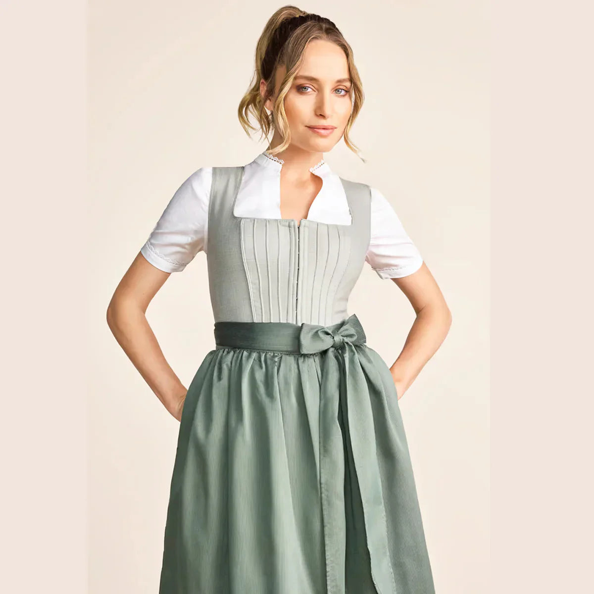 Krüger Trachten Dirndl aus Leinenstoff - Natürliche Trachten & sommerliche Eleganz