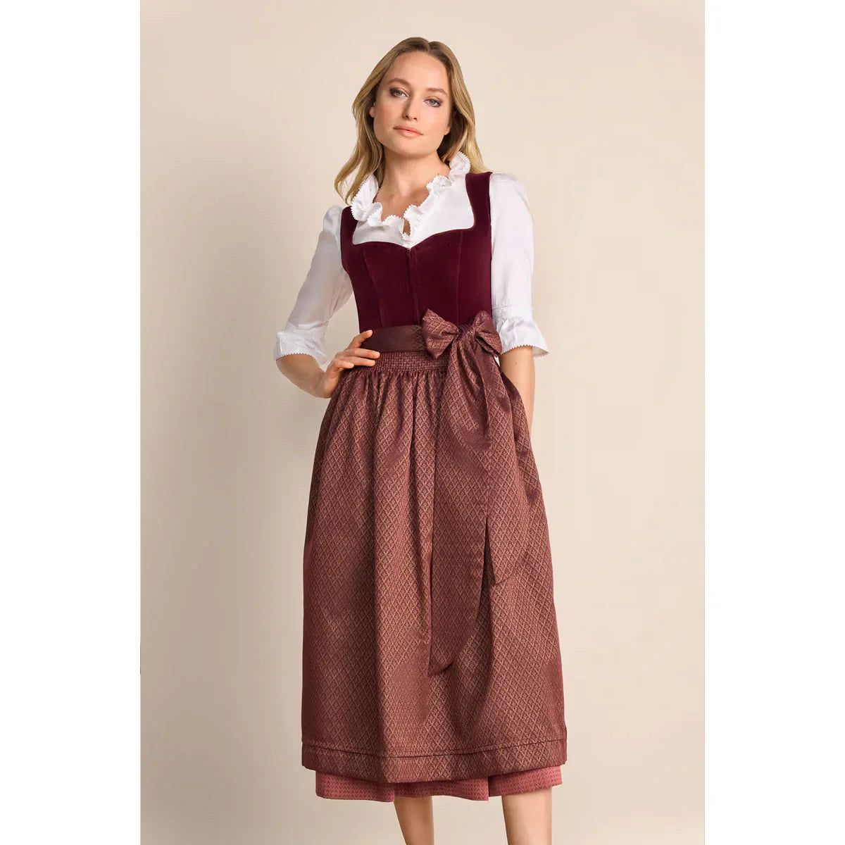 Krüger Dirndl Samt – festlicher Look für die Wiesn