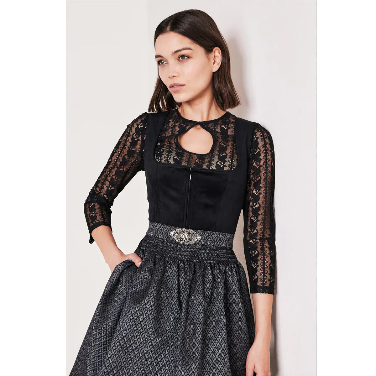 Elegantes schwarzes Dirndl von Krüger