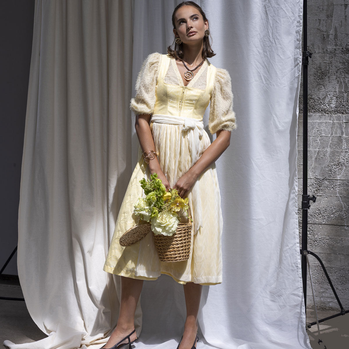 Elegante Madame Marie Midi-Dirndl mit 75 cm Rocklänge für Damen