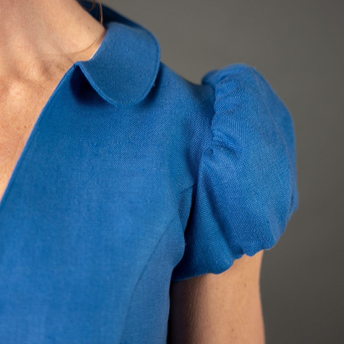 Elli & Juliette Dirndl Bobbi Ophelia Mittelblau mit Puffarm