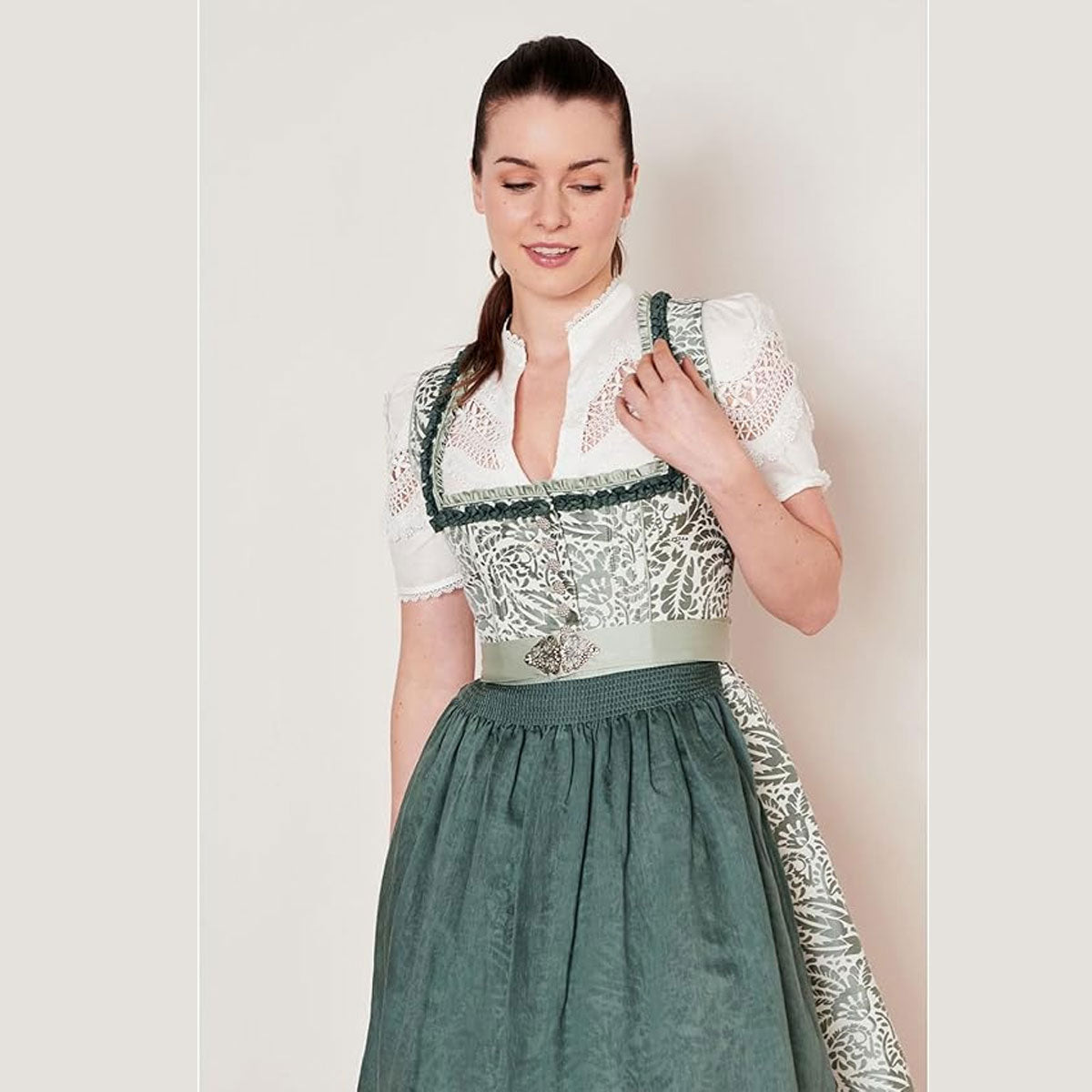 Krüger Dirndl Fritza Schilf Froschgoscherl 70cm - Datschi Trachten