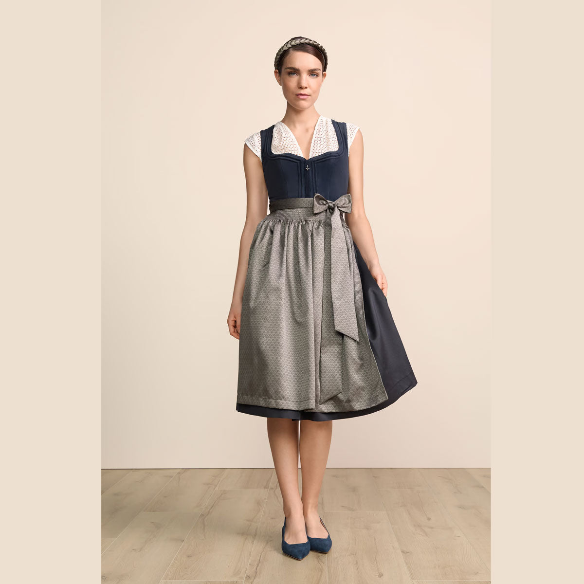 Krüger Dirndl Lioraen Marine Stehbiesen 70cm - Datschi Trachten