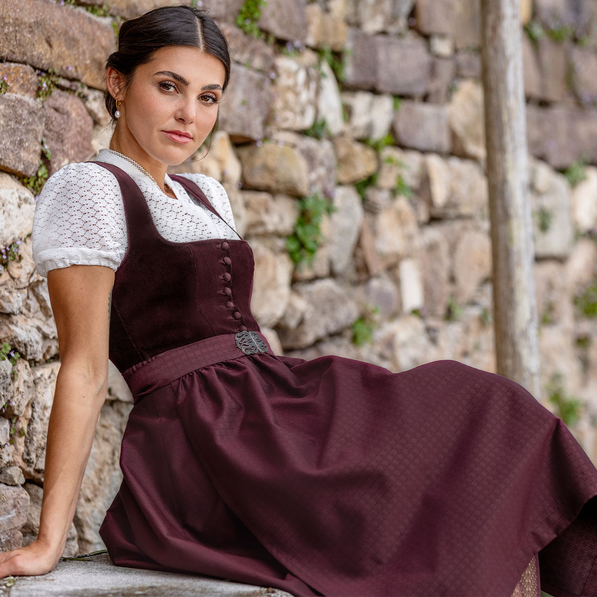 MarJo Dirndl Osterhofen Bordeaux/Weinrot Cord 70cm - Datschi Trachten